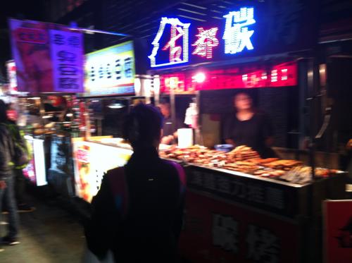 午後7時の士林夜市